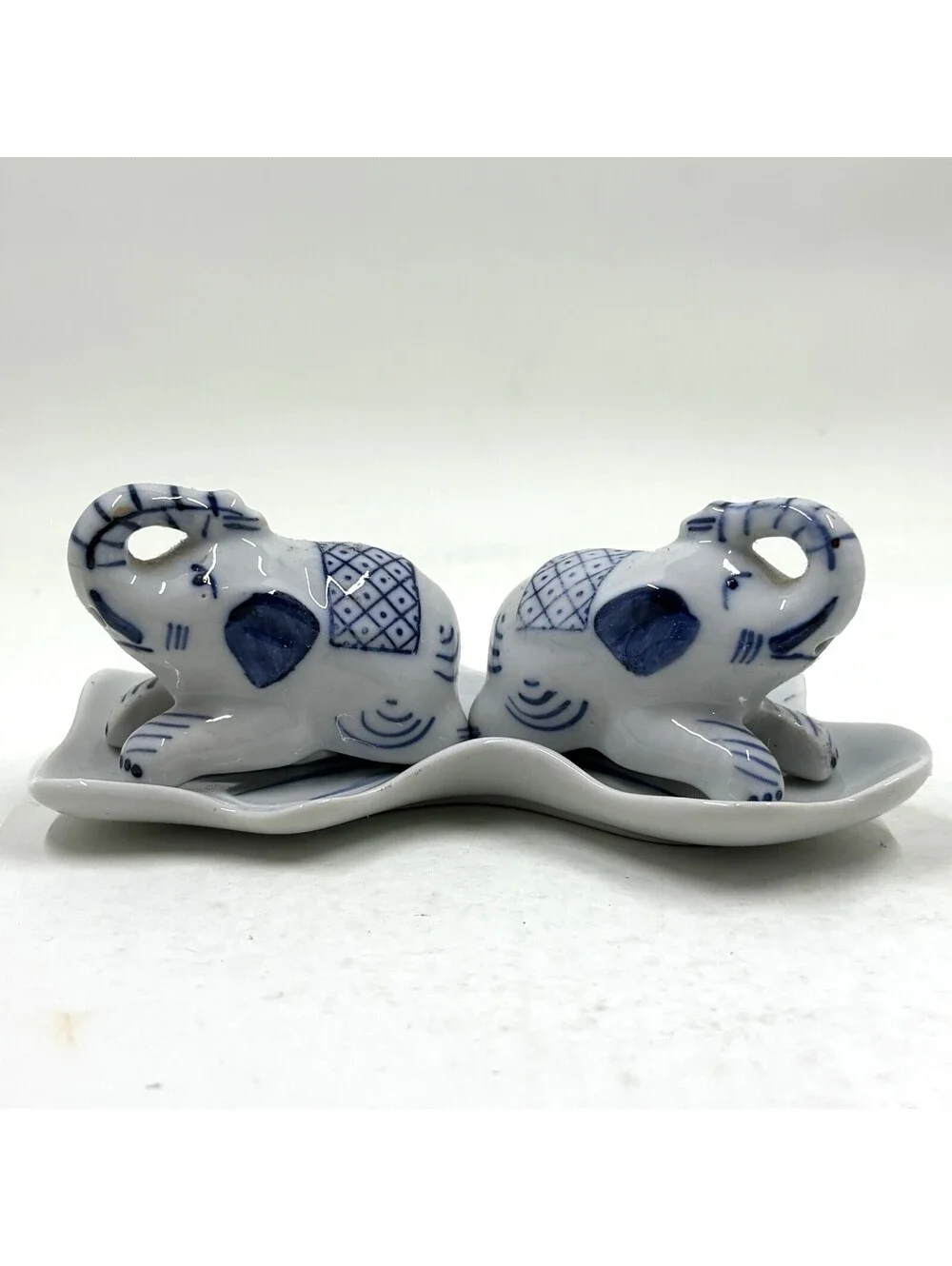 2 Delft Style Elephant Salt and Pepper Shakers with Tray - Vintage